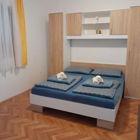 Apartman Larus 스타리그라드 파클레니차 외부 사진