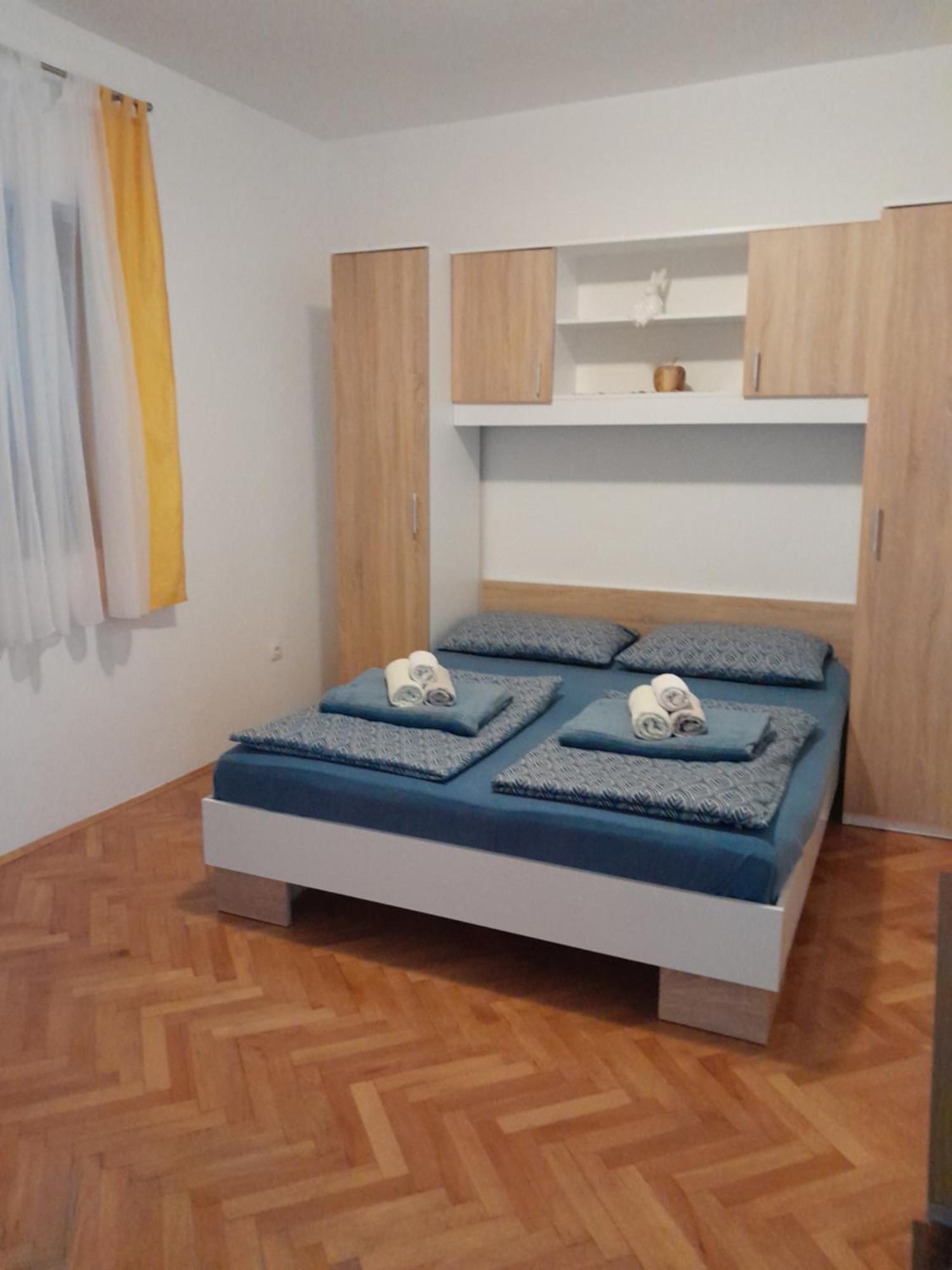 Apartman Larus 스타리그라드 파클레니차 외부 사진